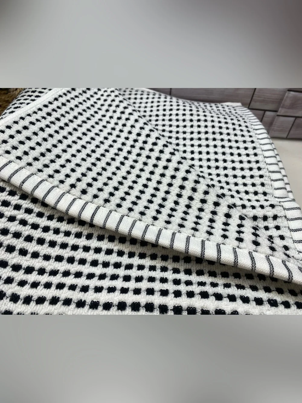 DKNY ❤️Cotton (1) Bath & (2)Hand Towel Set Black White Pattern NWT